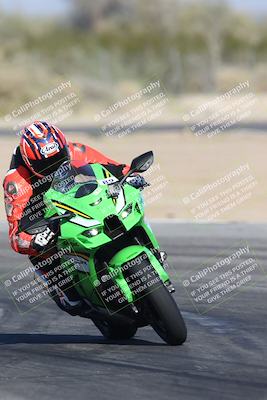 media/Jan-15-2026-Racers Edge (Thu) [[dfebeb70ab]]/2-A Group/Session 5 Turn 2/